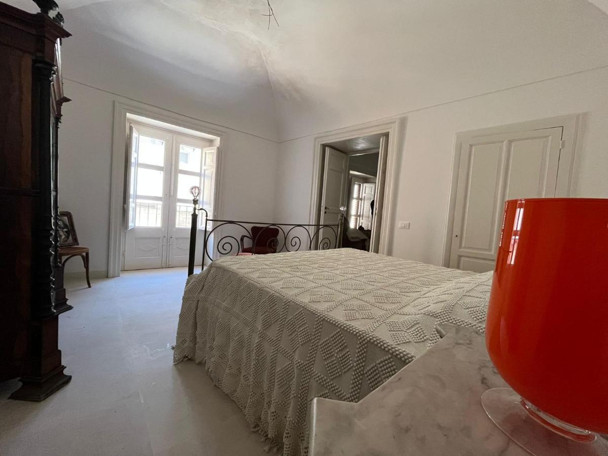 Palazzo Triolo - Dimora Di Charme Bed & Breakfast Корлеоне Екстериор снимка