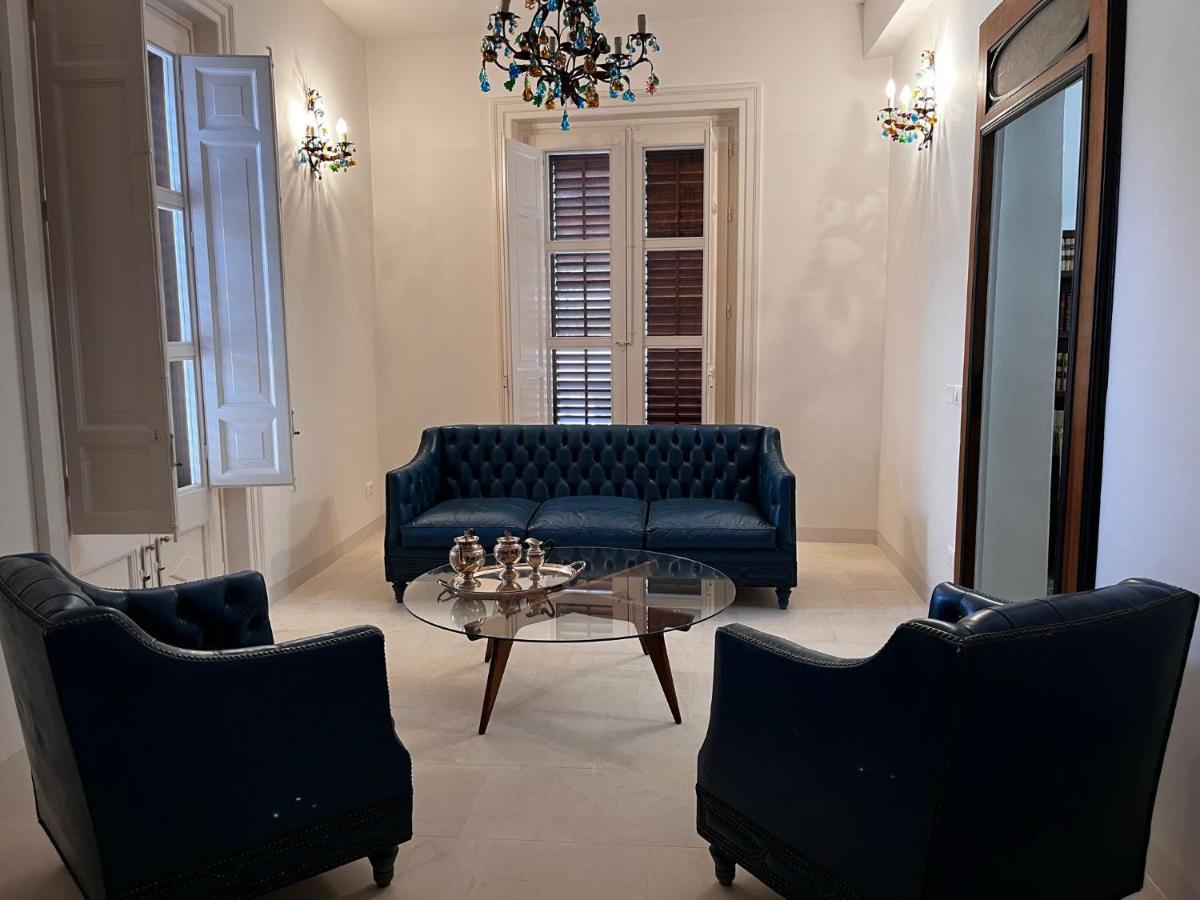 Palazzo Triolo - Dimora Di Charme Bed & Breakfast Корлеоне Екстериор снимка