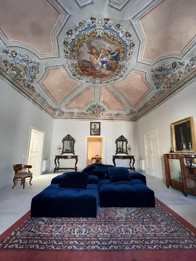 Palazzo Triolo - Dimora Di Charme Bed & Breakfast Корлеоне Екстериор снимка